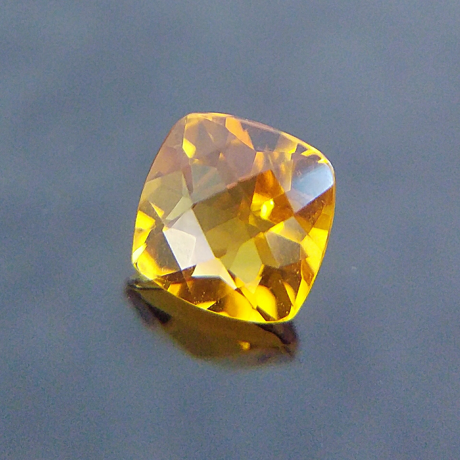 November Birthstone Jewellers Vault